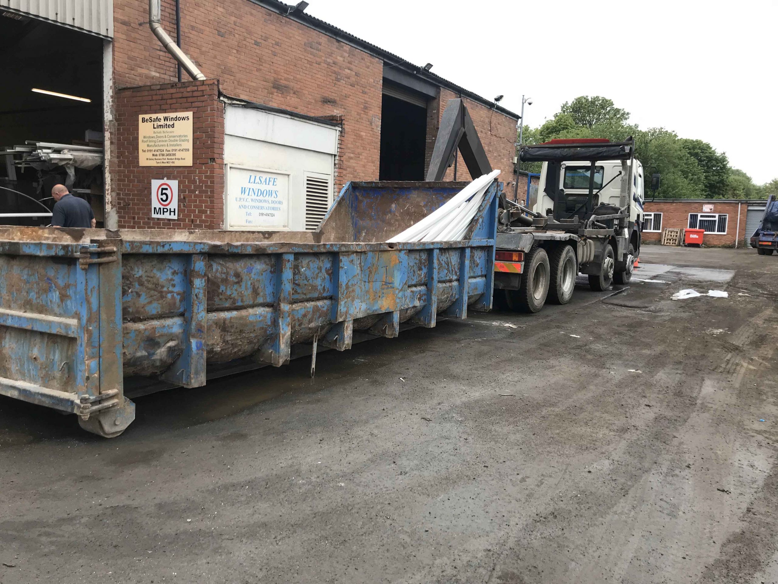 CHEAP SKIP HIRE GATESHEAD